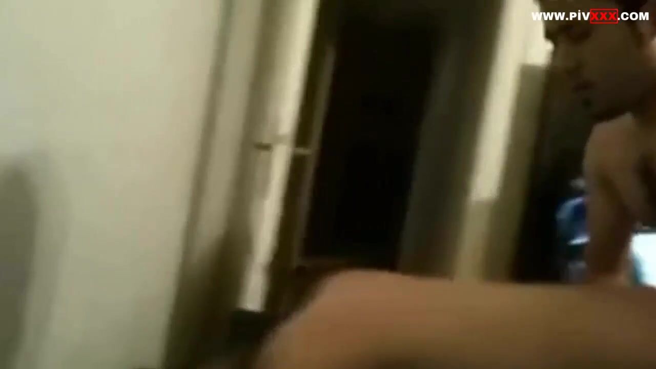Dört kafadar eskort kadını eve atmışlar grup seks yapıyorlar İfşa Videoları