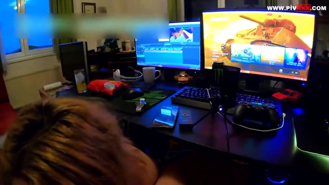 Şiddetle Admin Tavsiyesi Arkadaşımın Annesi Ayten Ablayı Playstation Oynarken Sikti