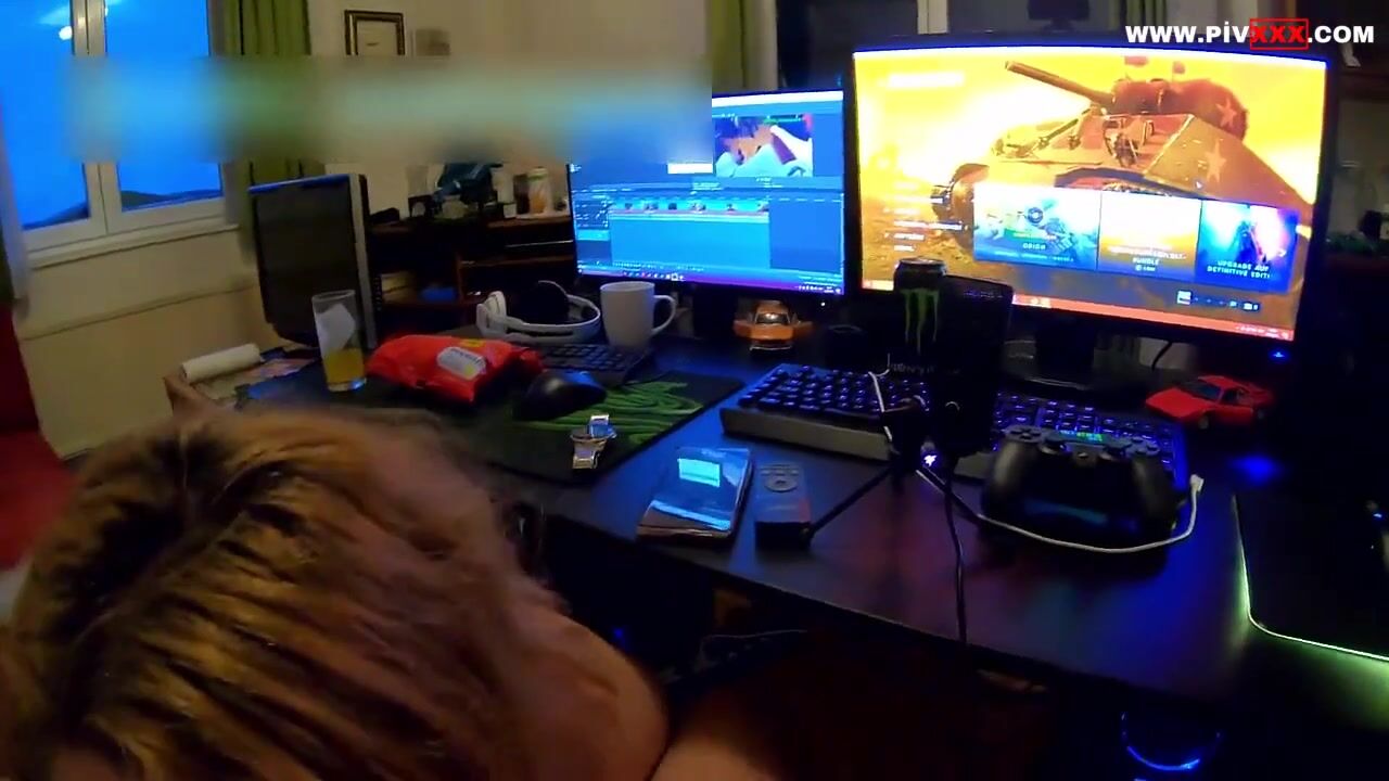 Şiddetle admin tavsiyesi arkadaşımın annesi ayten ablayı playstation oynarken sikti İfşa Videoları