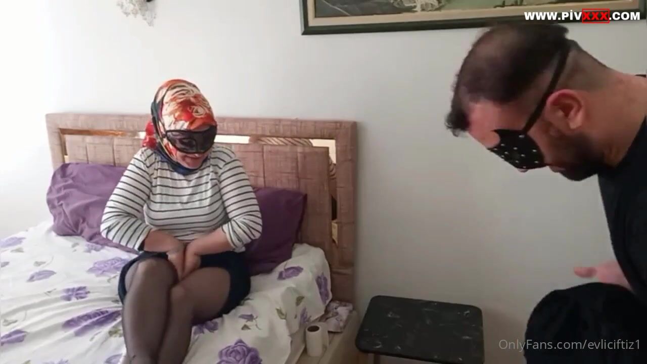 Ebru ve partneri erdem gercek türk türbanlı porno izle