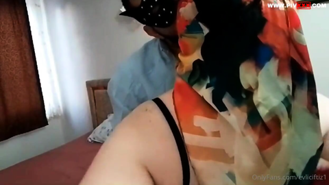 Türbanlı milf kadın sex doyamıyor