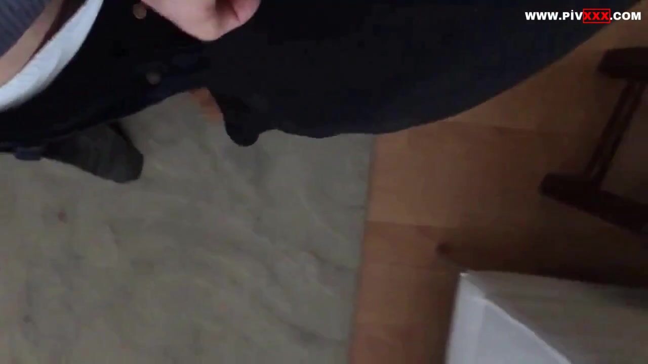Arkadaşının karısını sikerken video çekiyor, “kanka, karın ne güzel yalıyor sikimi” diyor. İfşa Videoları