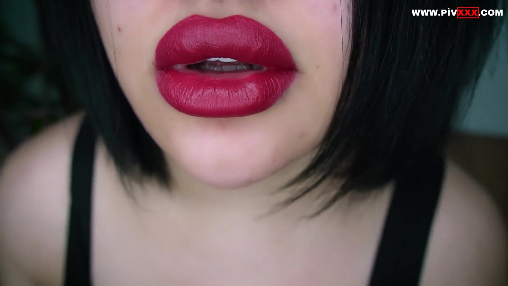 Turkce porno taşşaklarini yalarken zevkten çildiriyorum! İfşa Videoları