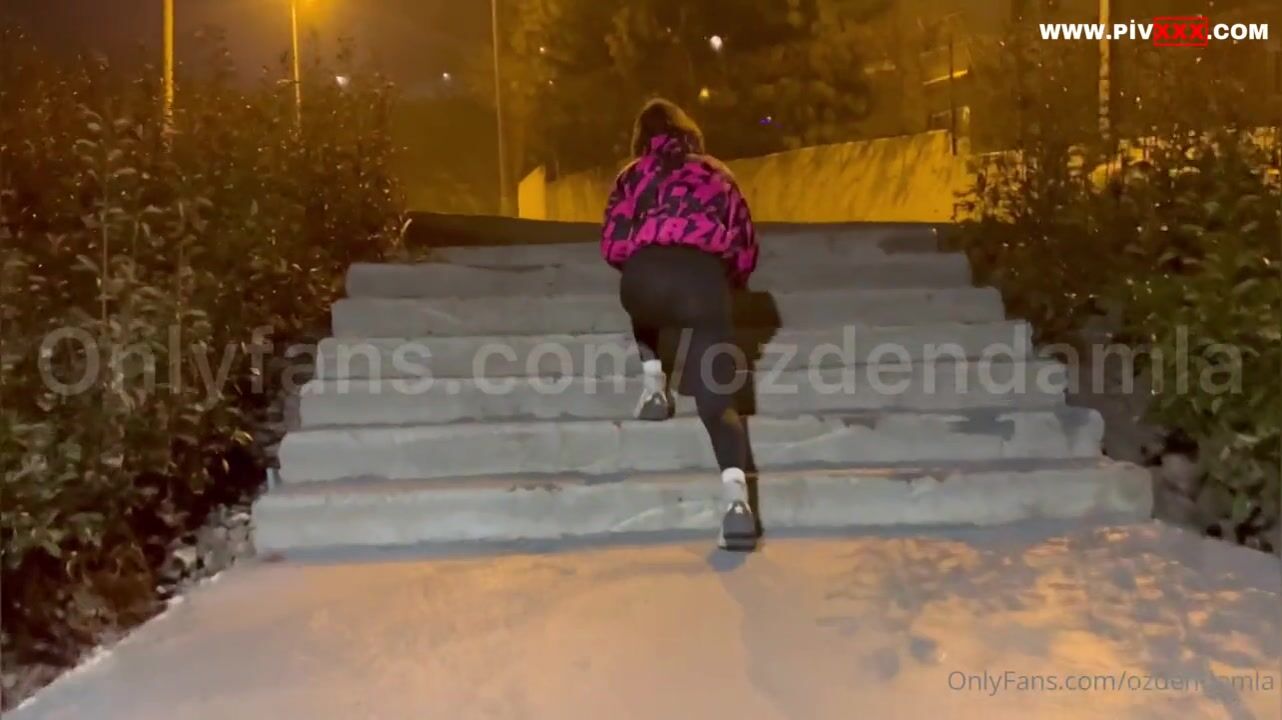 Dışarıda yürüyüşe çıktım ve olanlar oldu – damla özden İfşa Videoları