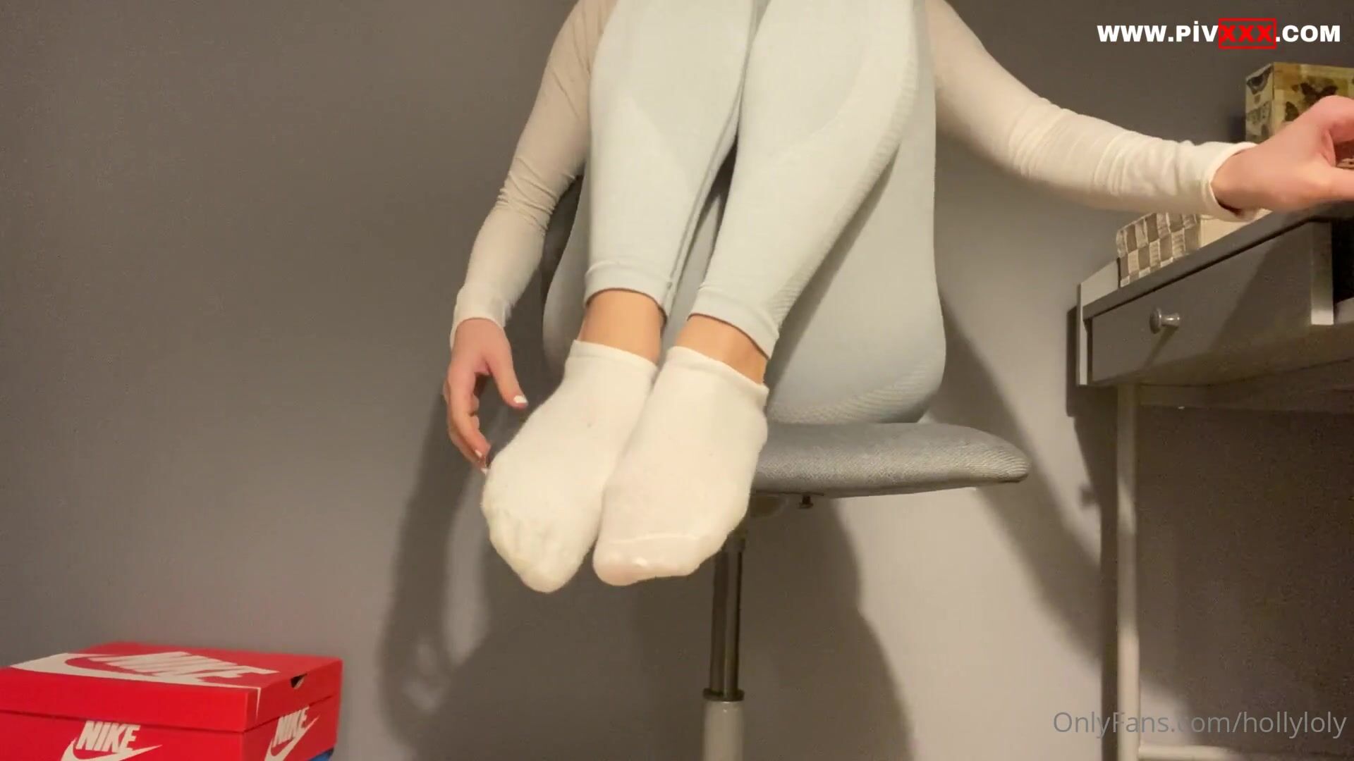 Ayak içeriği diye ölüp bitiyordu bazılarınız – holly loly İfşa Videoları