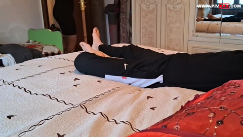 Eşinden Gizli Eve Aldığı Genç Aşığıyla Boynuzlunun Yatak Odasınd