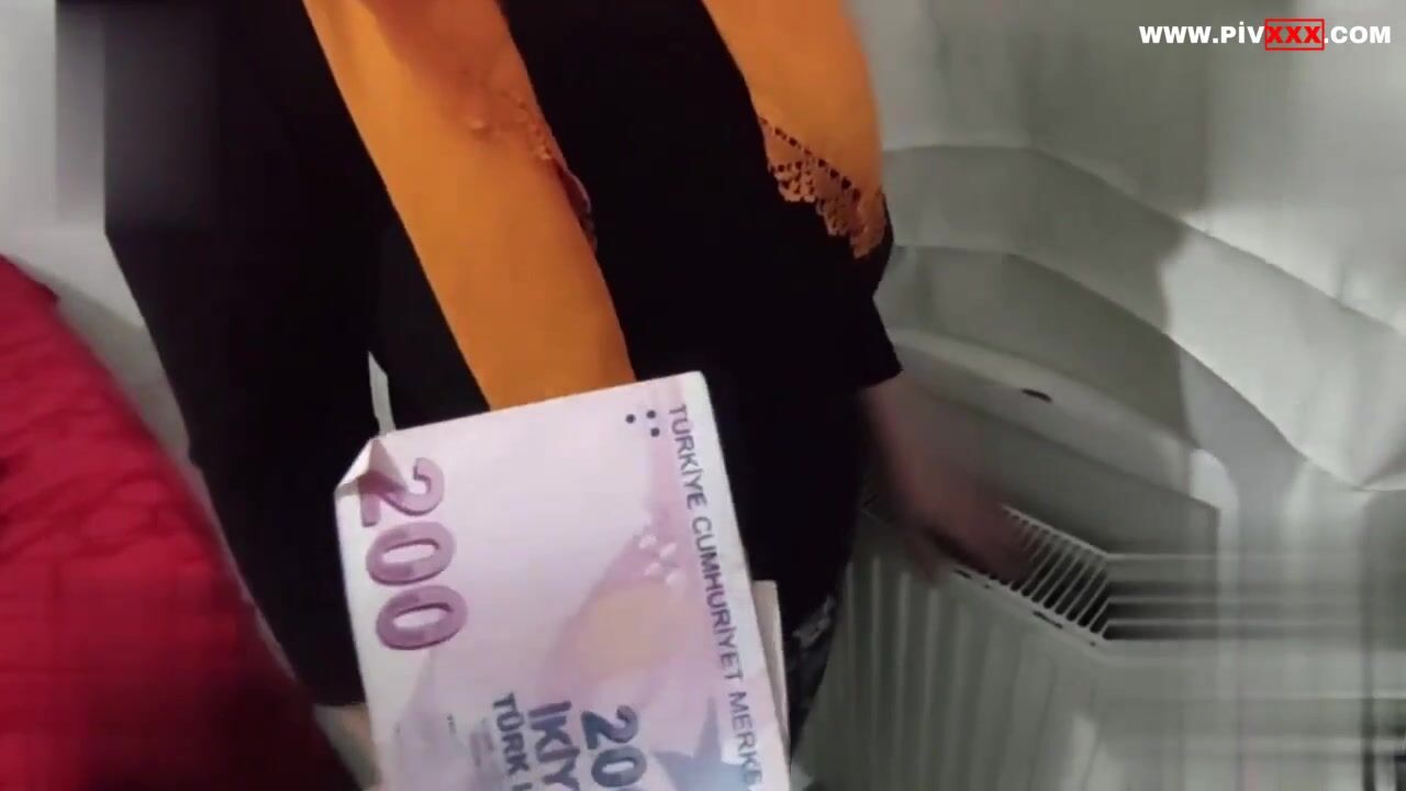 Türbanlı türk hizmetçi göt karşılığında borçlarını sildirdi türk i̇fşa porno İfşa Videoları