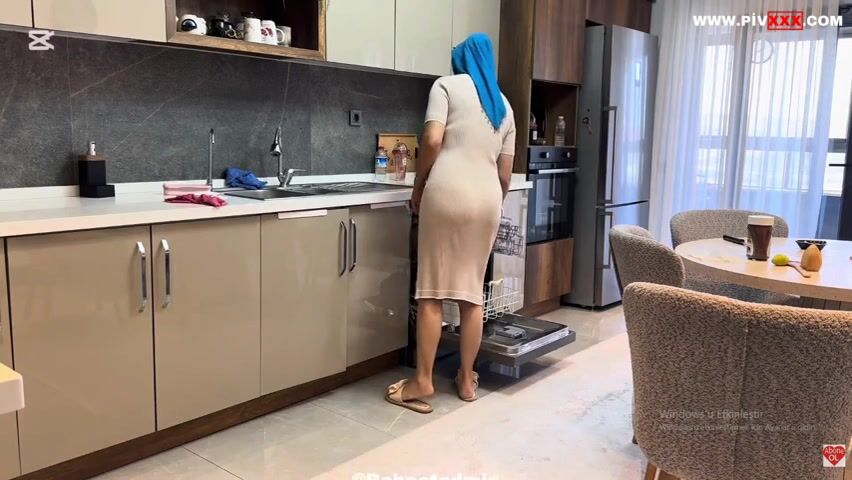 Fatma ile her telden seksi elbisesiyle kalça yanaklarını sergiliyor İfşa Videoları