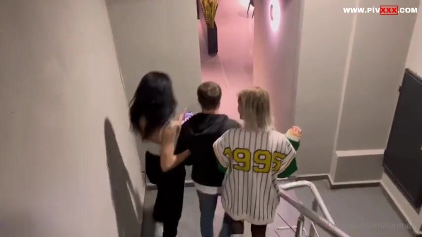 Hira helis sarışın dövmeli hatun sakso çekip esmerle grup yapıyor sikişiyor İfşa Videoları