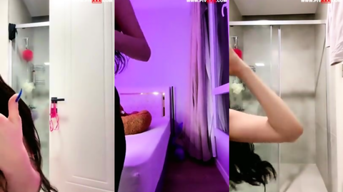 Mercedes Sena odasında soyunup duşa giriyor,