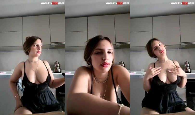 Tuğçe tusem mutfakta seksi elbisesiyle göğüslerini sergiliyor İfşa Videoları