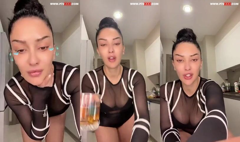 Zemheri tango mutfakta parmaklarıyla oynuyor İfşa Videoları