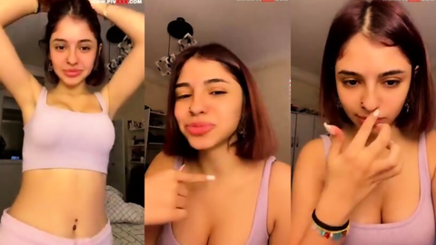 amelya tango memelerini sıkıp dil çıkarıyor