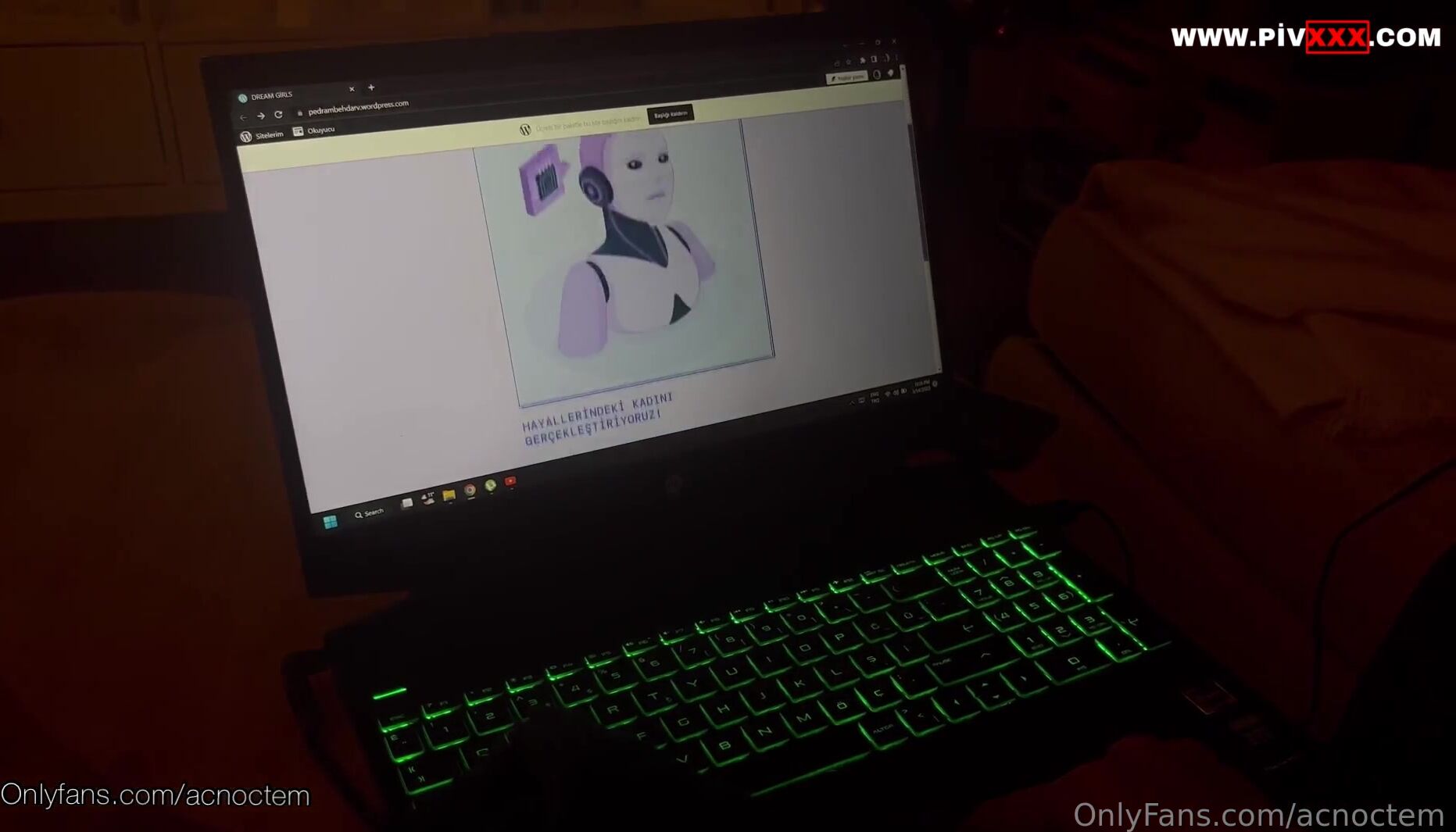 Sevgilim kendisine internette gördüğü sex robotunu alıyor İfşa Videoları