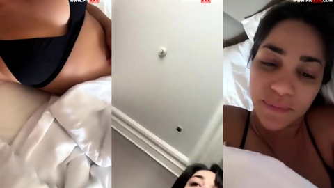 Serpil Cansız yatakta azgınca vücudunu sergiliyor