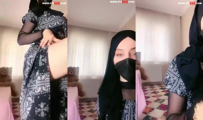 Türbanlı boncuk tangoda memelerini açıp kameraya bakıyor İfşa Videoları