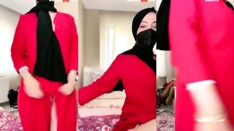 türbanlı boncuk canlıda bacaklarını açıp amını parmaklıyor
