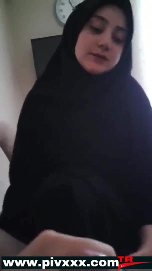 Kürs talebesi çarşaflı kızın ilk sakso deneyimi olsa gerek İfşa Videoları