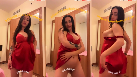 meltem bakır kırmızı elbisesini kaldırıp amını ve götünü sergiliyor