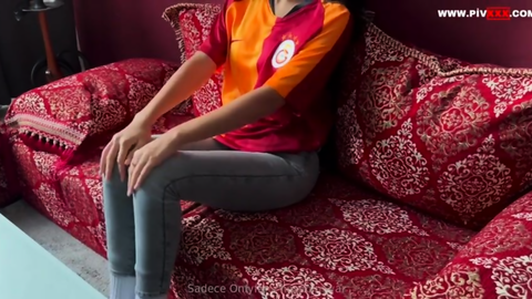 selin sudegül onlyfans videosunda dildoyla amını parmaklayıp inliyor