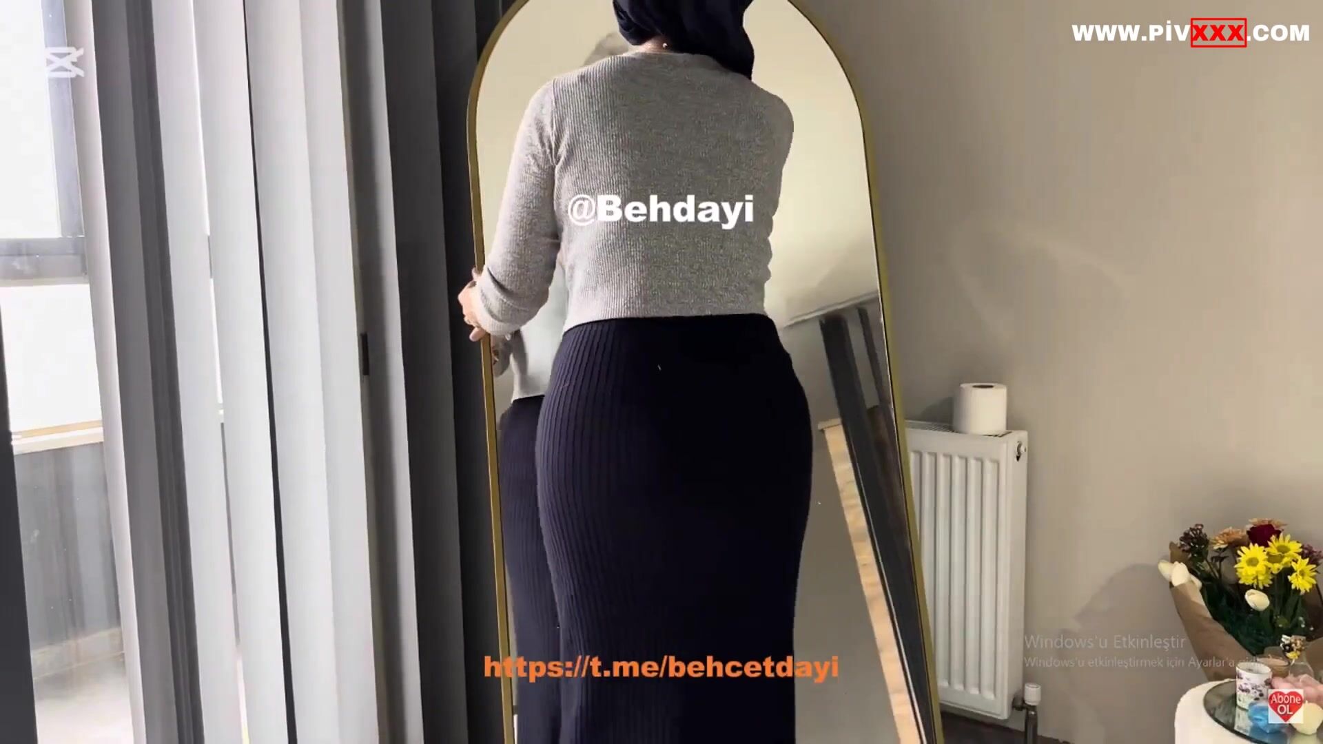 Fatma ile her telden türbanlı ev temizliğinde kalçalarını sergiliyor İfşa Videoları