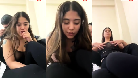yıldız demir canlıda memelerini okşatıp poz veriyor