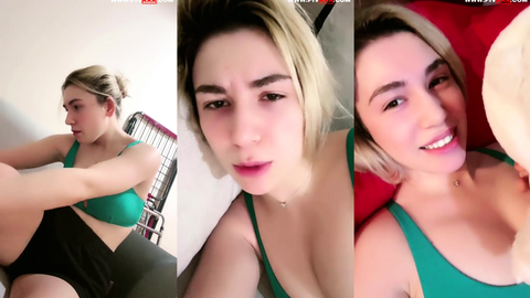 study azgınca webcamde parmak yalayıp göğüslerini sergiliyor