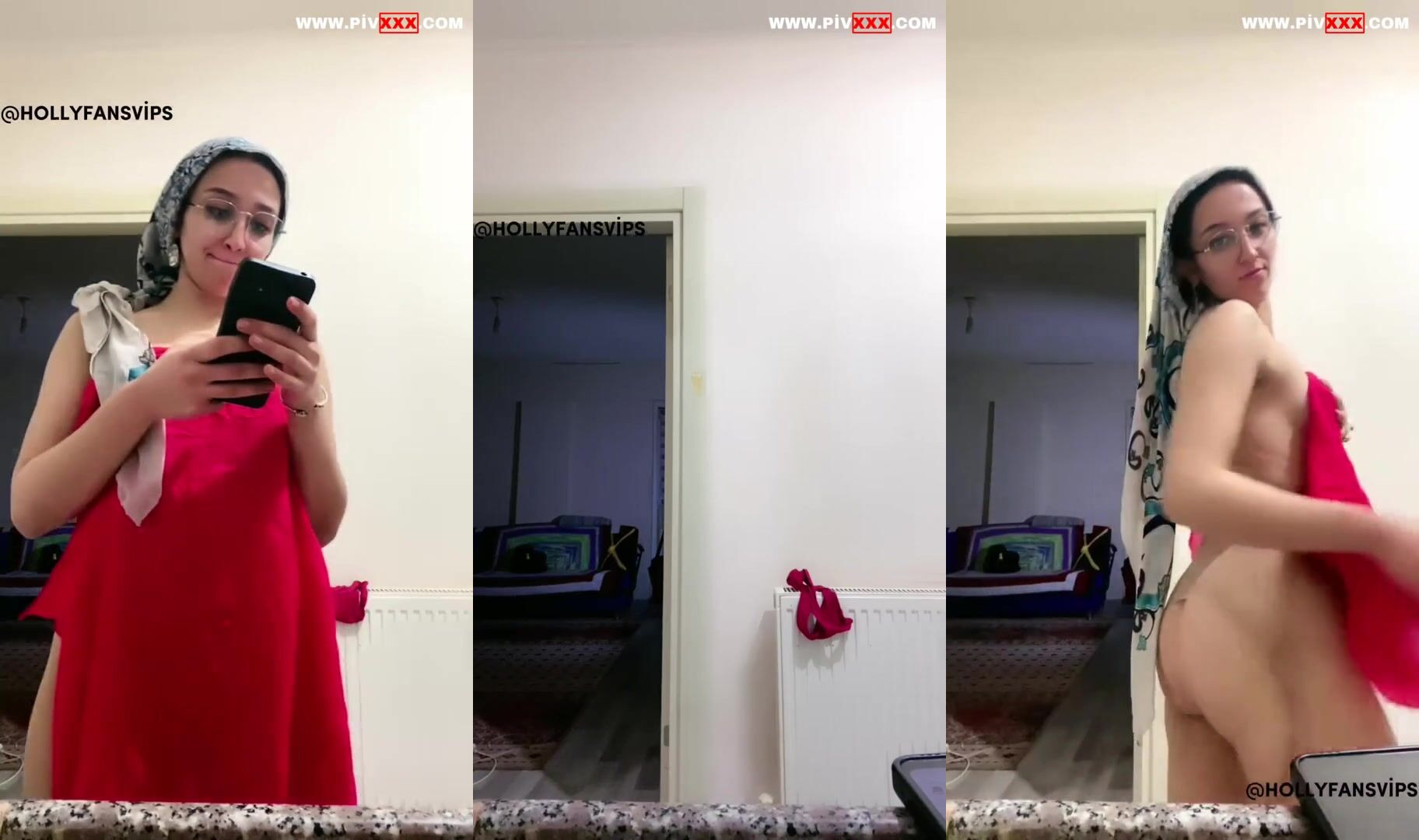 Neon pembe türbanlı halde memelerini açıp kalçalarını gösteriyor İfşa Videoları