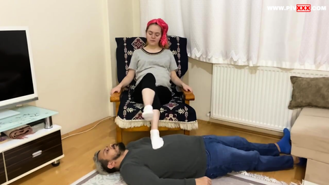 KRALİÇE GERİ DÖNDÜ