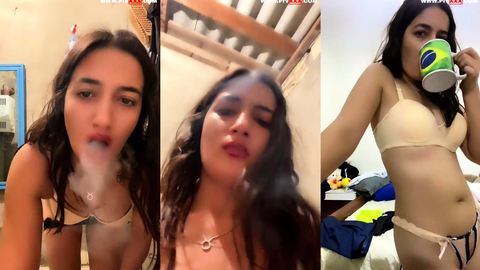 zara tango'da sigara içip amını parmaklıyor