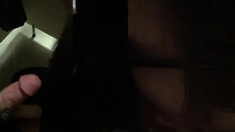 Gözlüklü üniversiteli kız okul tuvaletinde sakso çekiyor Ifşa twitter İfşa Videoları