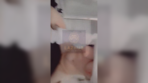 Kucakta sikişirken gavat kocasına karın vurduruyor diyen kadın Porno türk İfşa Videoları