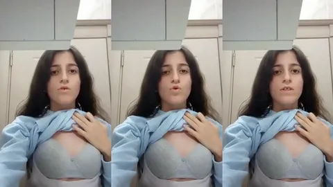 Sütyenini gösterip sevgilisine atıyor Türk ifşa reddit İfşa Videoları