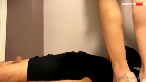 Facesitting and handjob