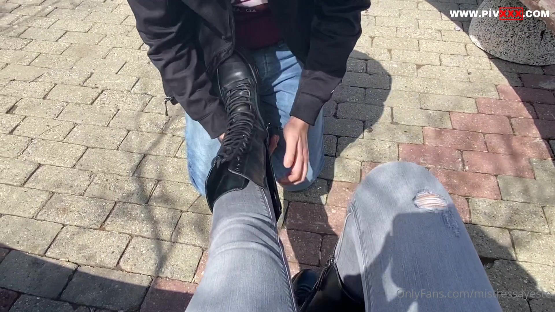 Worship my divine feet! İfşa Videoları