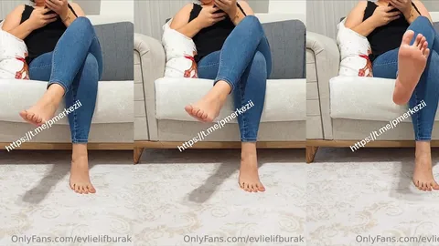 Karısının seksi ayaklarını gizlice çeken gavat koca Türk ünlü ifşa İfşa Videoları