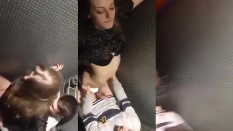 Bar tuvaletinde kucakta sikilen karıyı gizli çekmişler Turk ifsa İfşa Videoları