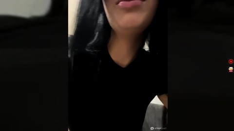 Dimdik memeli zayıf esmer kız kendini gösteriyor Türk ifşa twitter İfşa Videoları