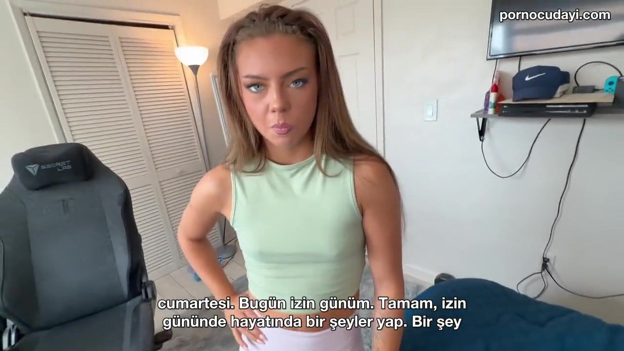 Küçük Üvey Kardeşim Bilgisayarımda Porno Buldu — Türkçe Altyazılı