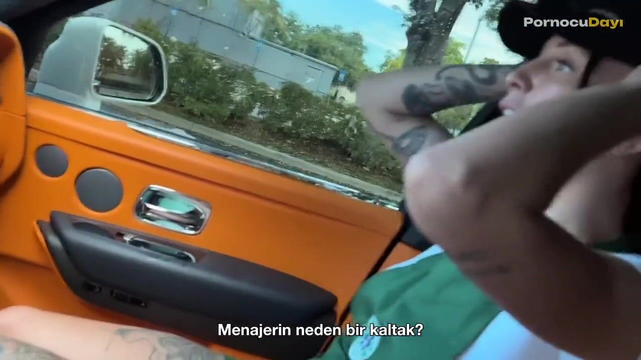 Üvey Kız Kardeşimi Starbucks'tan Alıyorum ｜ Mükemmel Göğüsler ｜ Dövmeler ｜ Indica Marie & Teddy Tarantino