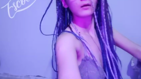 Ayşen çelik dar şortuyla twerk yapıyor götünü sallıyor