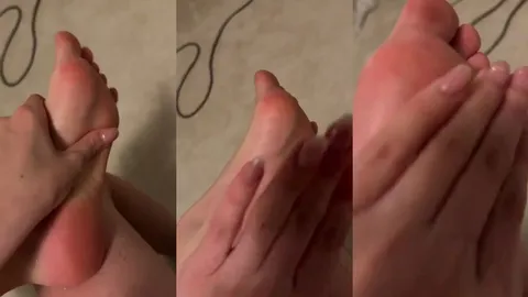 Pembe Tabanlı Ayaklarını Kremliyor