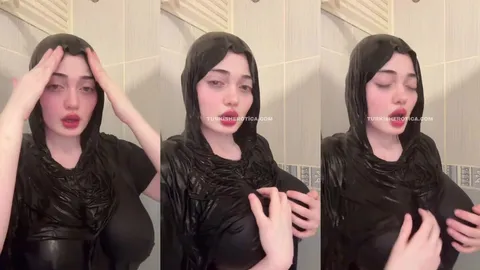 Çarşaflı Kaşar Duşta Sırılsıklam