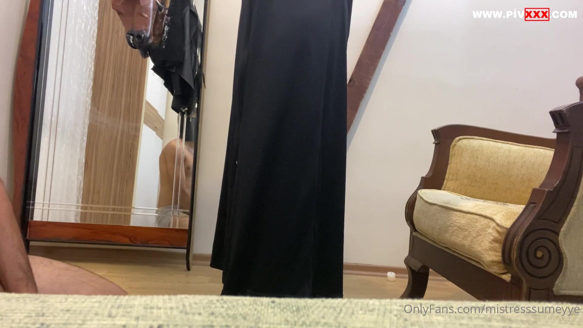 Çift sahibe ayak fetiş, tokat, kulak çekme, dayak, aşağılama ne ararsan var İfşa Videoları